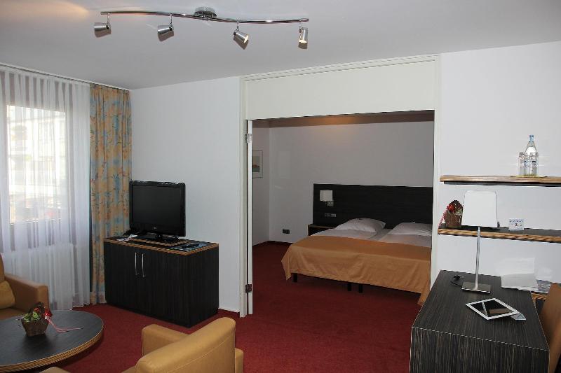 Hotel Gastehaus Forum Am Westkreuz - Genel