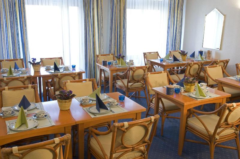 Hotel Gastehaus Forum Am Westkreuz - Restoran