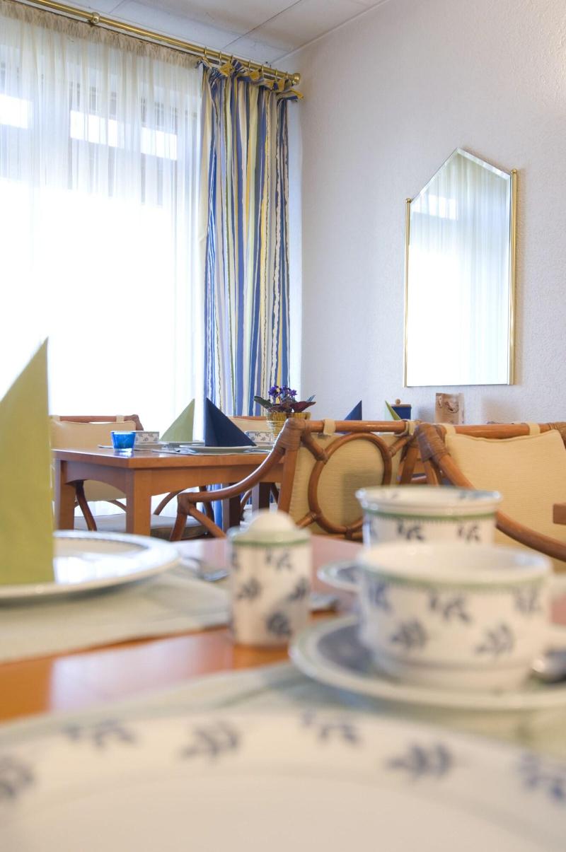 Hotel Gastehaus Forum Am Westkreuz - Restoran