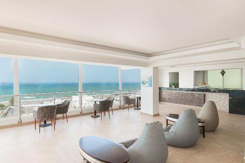 Al Hail Waves Hotel Managed By Centara - Bar