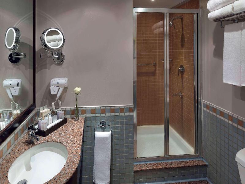 Anwar Al Madinah Movenpick - Oda