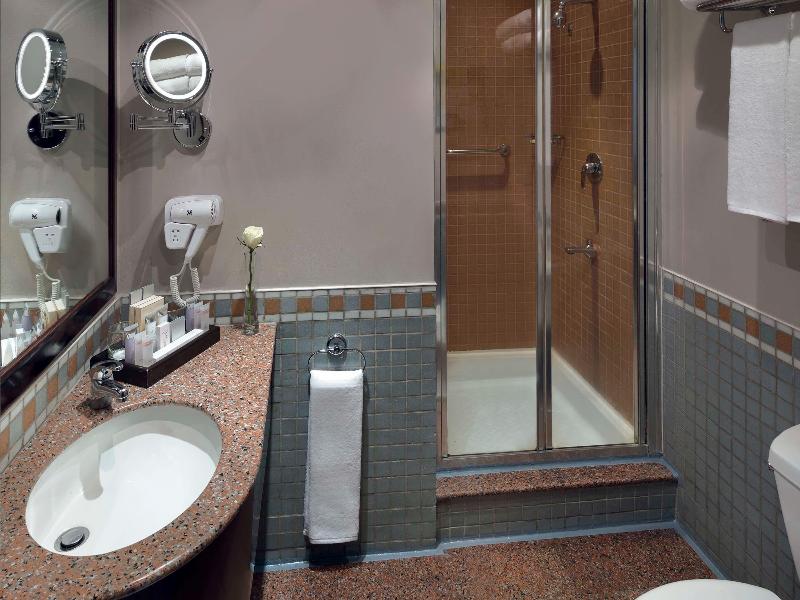 Anwar Al Madinah Movenpick - Oda
