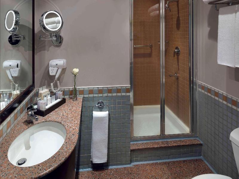 Anwar Al Madinah Movenpick - Oda