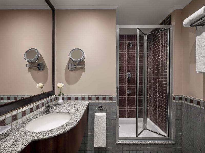 Anwar Al Madinah Movenpick - Oda