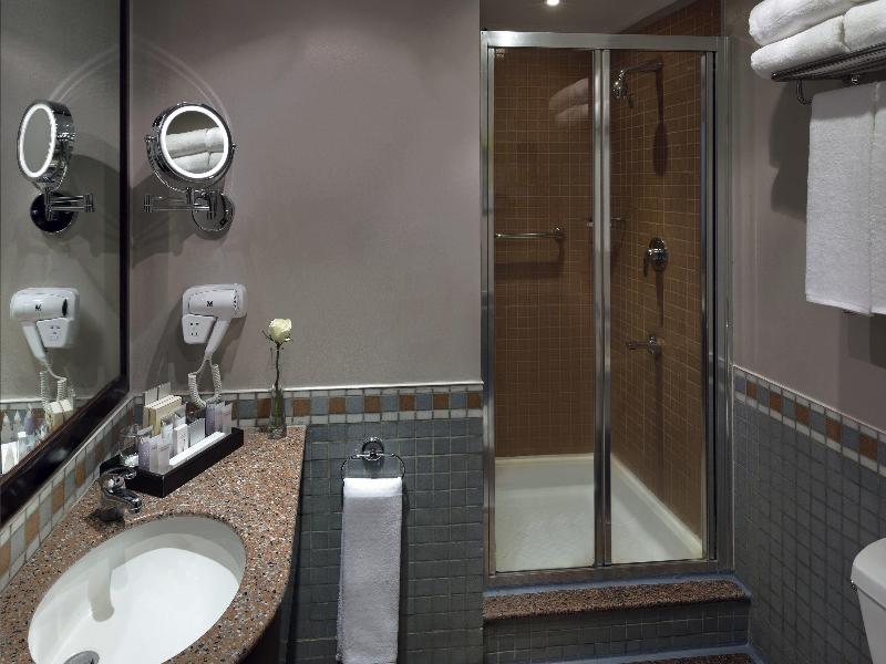 Anwar Al Madinah Movenpick - Oda