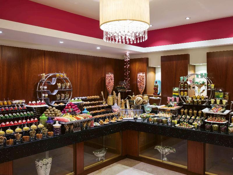 Anwar Al Madinah Movenpick - Restoran