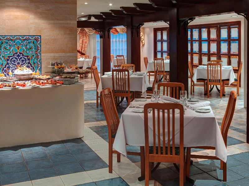 Anwar Al Madinah Movenpick - Restoran