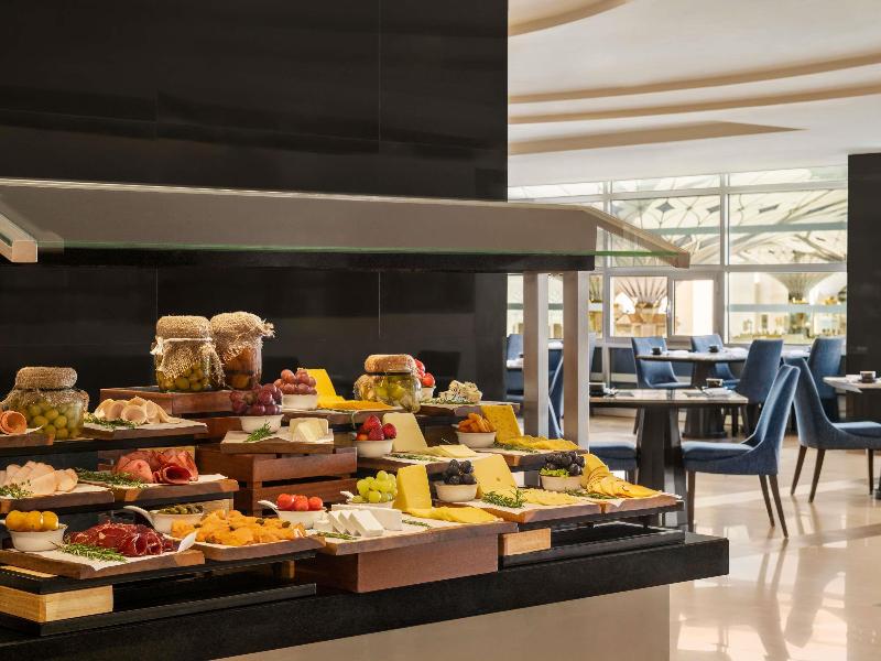 Anwar Al Madinah Movenpick - Restoran