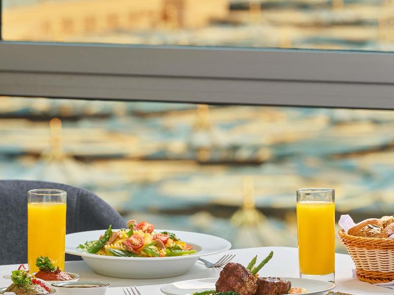 Anwar Al Madinah Movenpick - Restoran