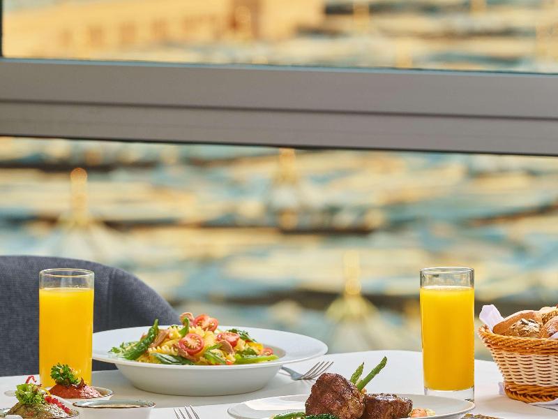 Anwar Al Madinah Movenpick - Restoran