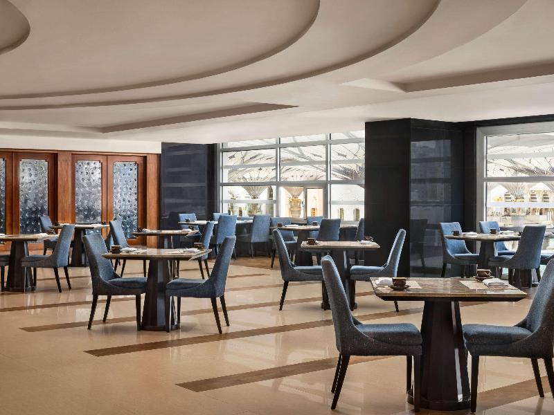 Anwar Al Madinah Movenpick - Restoran