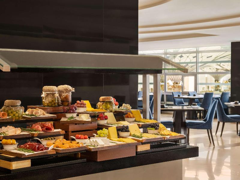 Anwar Al Madinah Movenpick - Restoran