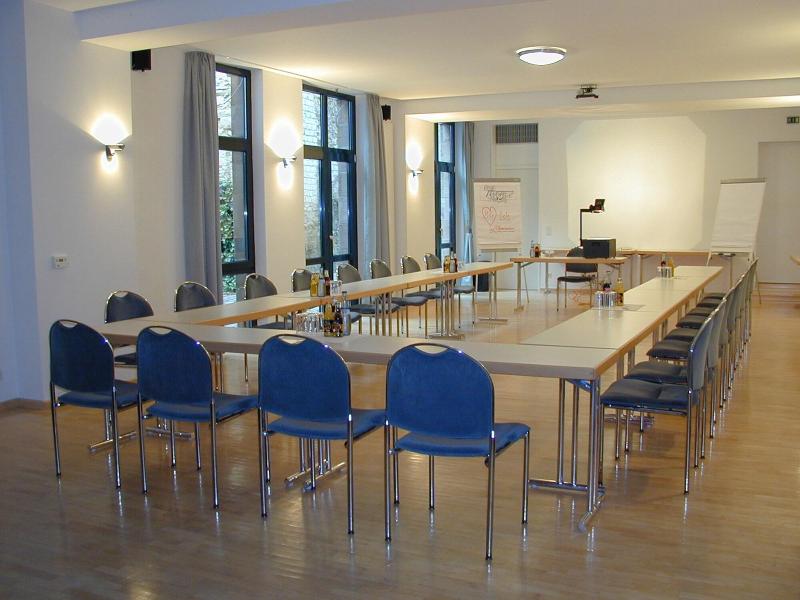 Agneshof - Toplantı