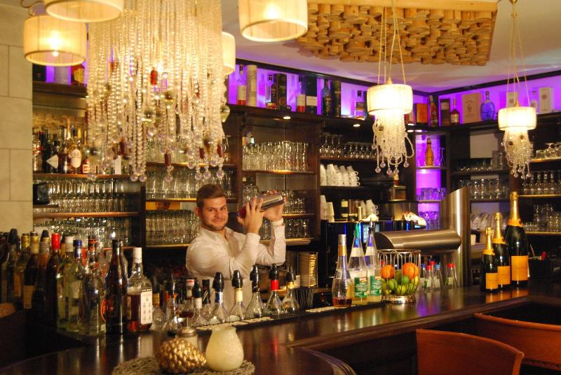 Meiser's - Bar