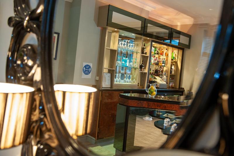 Osborne Hotel - Bar