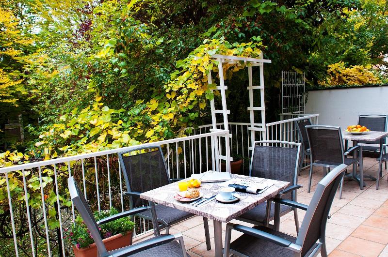TIPTOP Burghotel Stammhaus - Teras