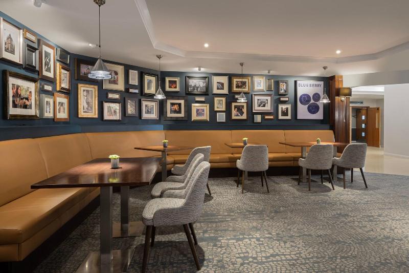 Delta Hotels by Marriott Northampton - Lobi