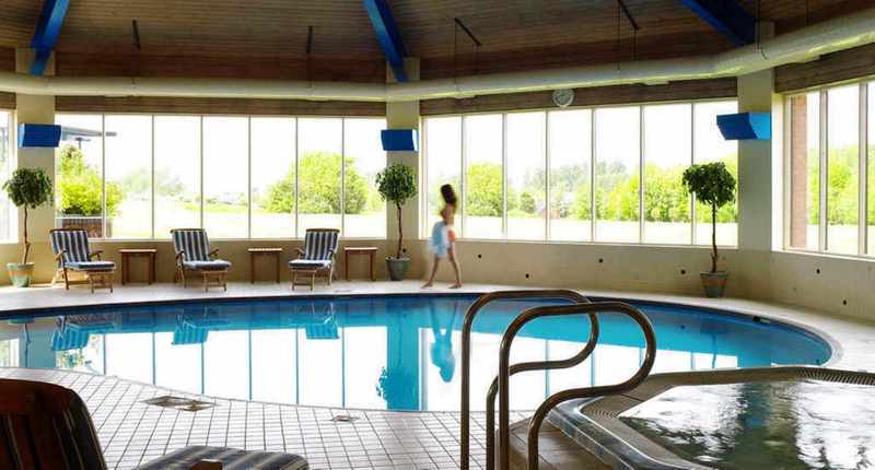 Delta Hotels by Marriott Northampton - Havuz