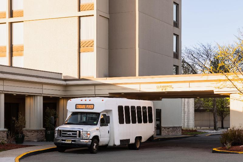 Crowne Plaza Newark Airport - Lobi
