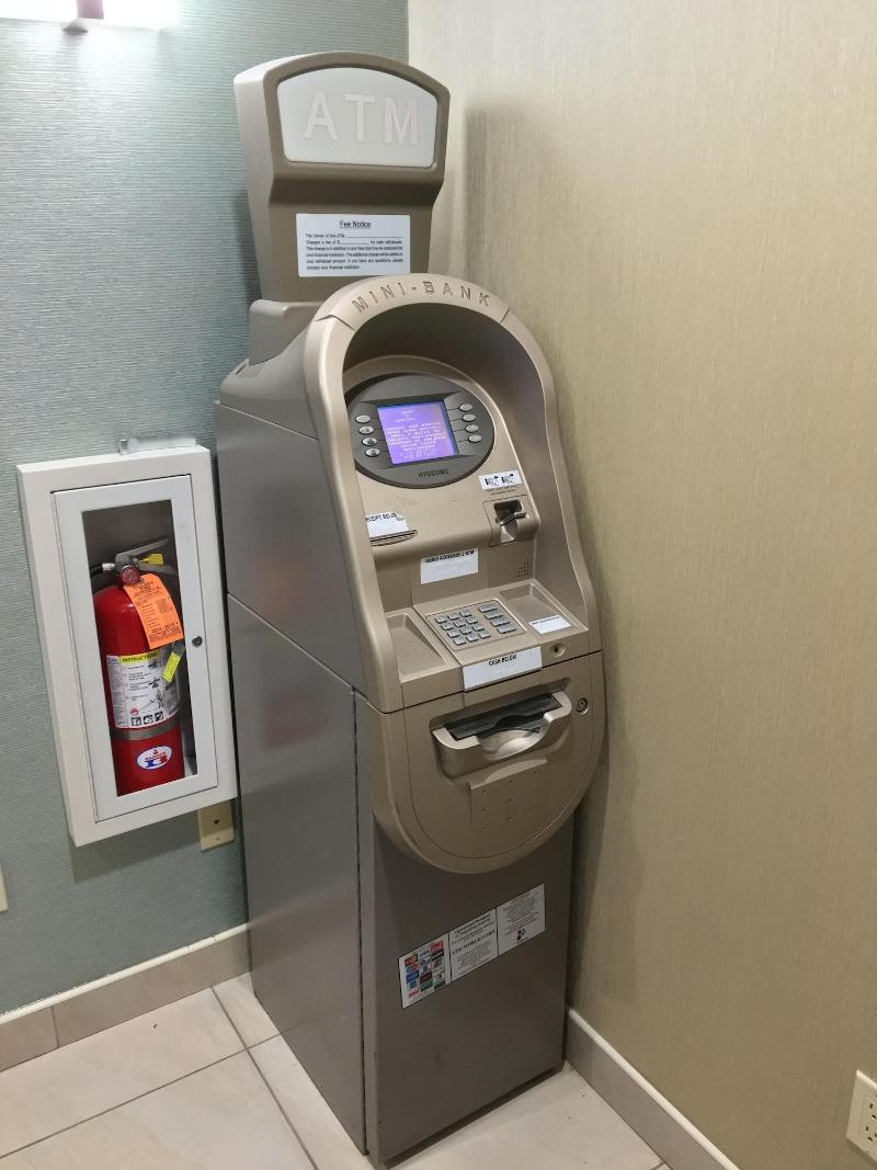 Corona LaGuardia Airport - Aktivite