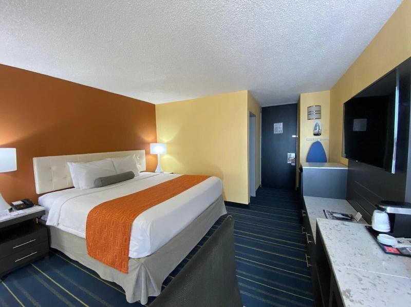 Spark by Hilton Clifton - Oda