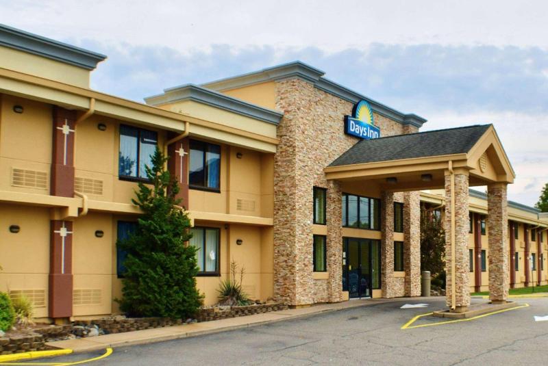 Days Inn by Wyndham Wayne - Genel
