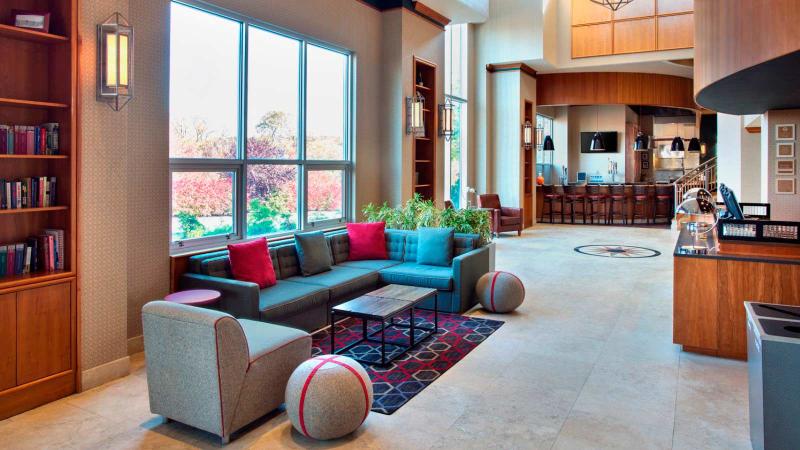 Best Western Premier Plainview-Long Island Hotel - Lobi