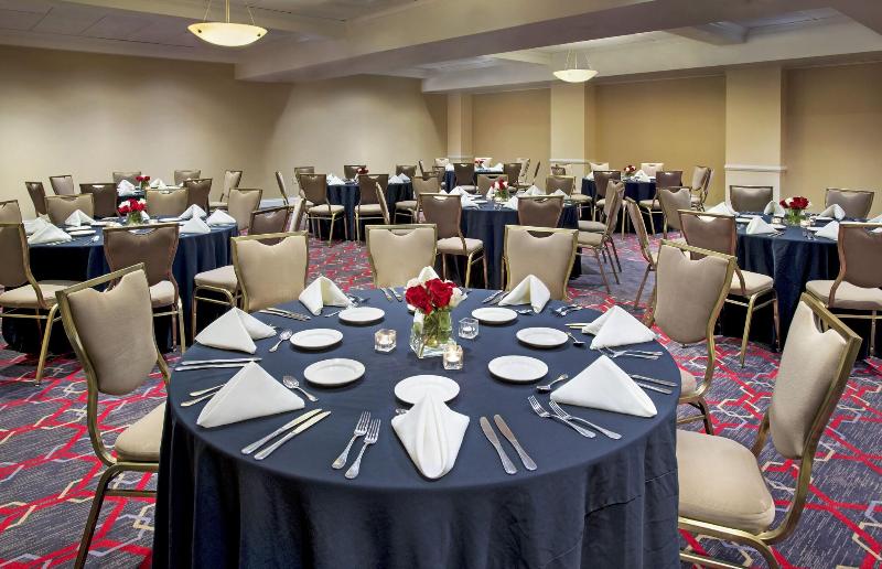 Best Western Premier Plainview-Long Island Hotel - Toplantı