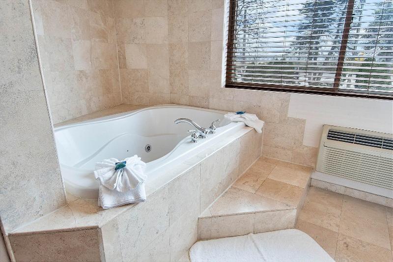 Best Western Premier Plainview-Long Island Hotel - Oda