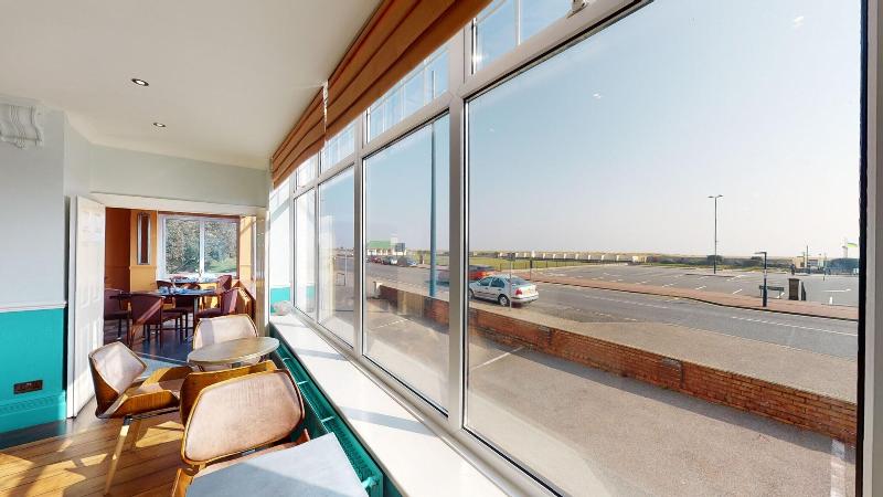 Marine Lodge - Genel