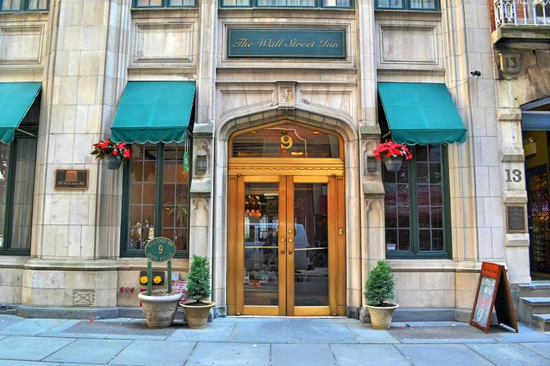 Wall Street Inn - Genel