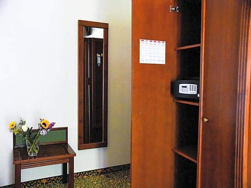 Parkhotel Zirndorf - Genel