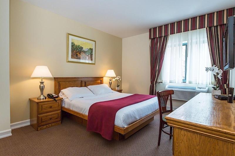 Chelsea Savoy Hotel - Oda