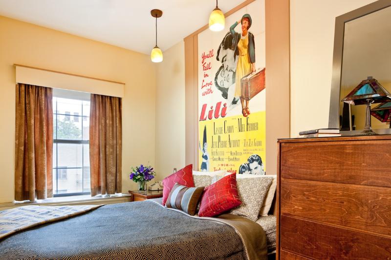 Chelsea Pines Inn - Oda