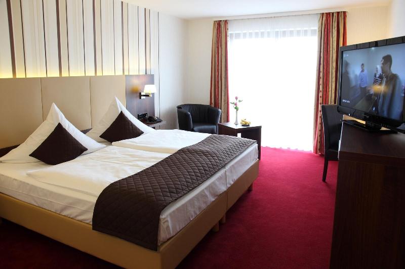 Lobinger Parkhotel - Oda