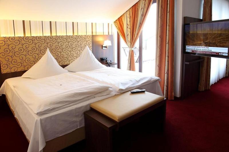 Lobinger Parkhotel - Oda