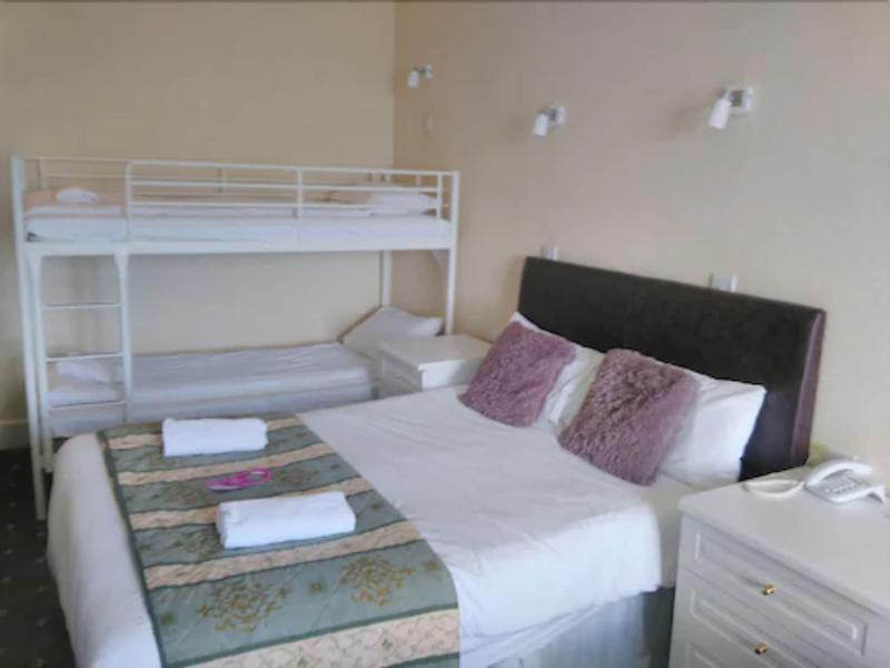 Burlington Palm Hotel - Oda