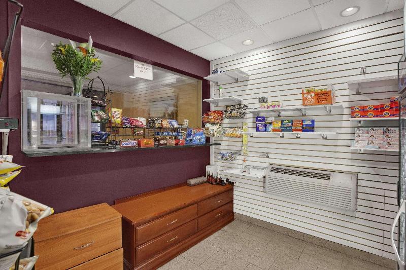 Ramada by Wyndham East Orange - Genel
