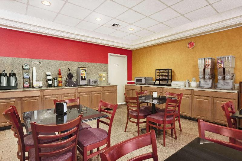 Ramada by Wyndham East Orange - Restoran