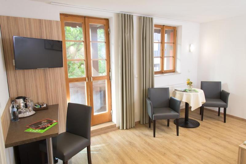 Deutsches Haus - Genel