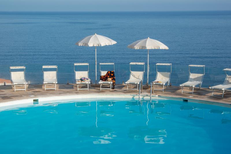 Castelsardo Resort Village - Havuz