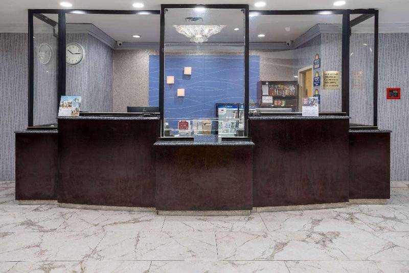 Days Hotel by Wyndham North Bergen/NYC Area - Lobi