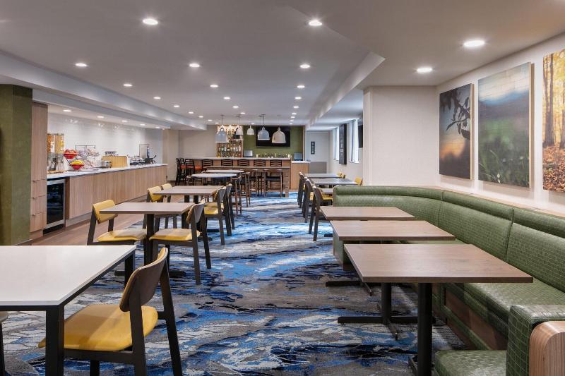 Fairfield Inn New York JFK Airport - Restoran