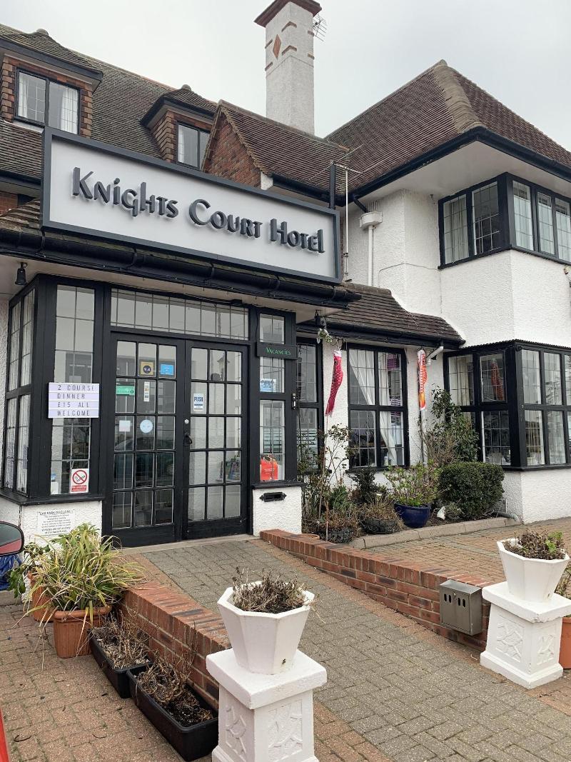 Knights Court Hotel - Genel