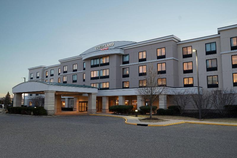 Courtyard Republic Airport Long Island/Farmingdale - Genel