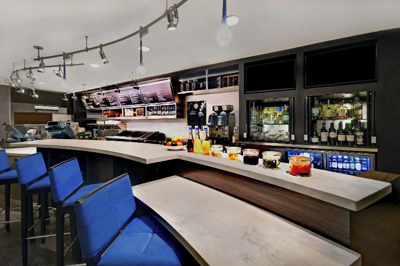 Courtyard Republic Airport Long Island/Farmingdale - Restoran