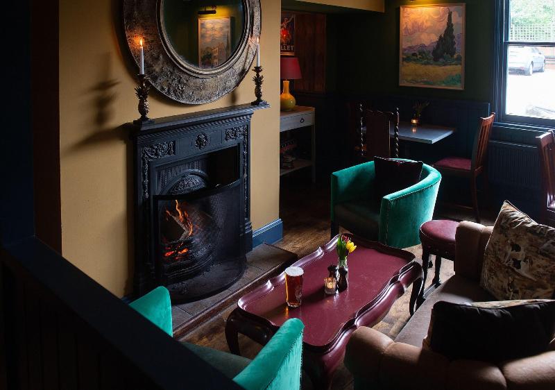 The Carnarvon Arms - Bar
