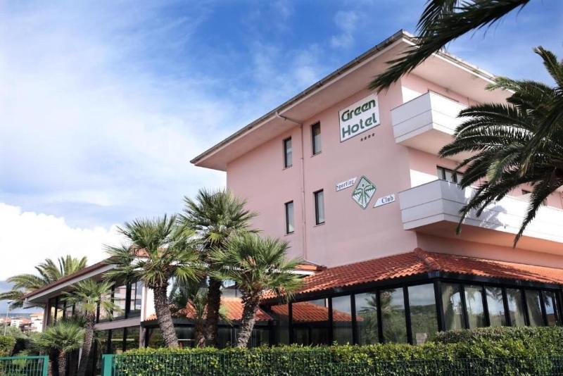 Apart Green Sporting Club - Genel