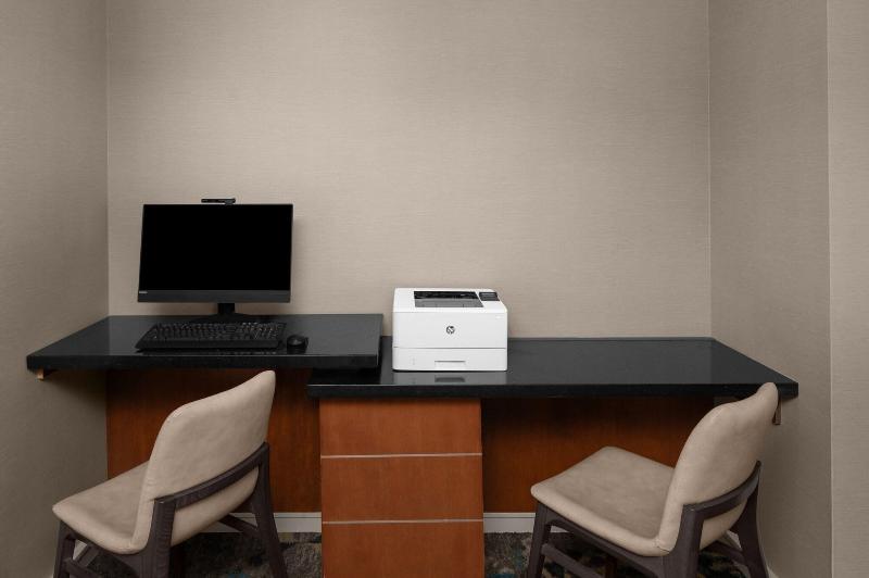 Residence Inn Long Island Holtsville - Toplantı