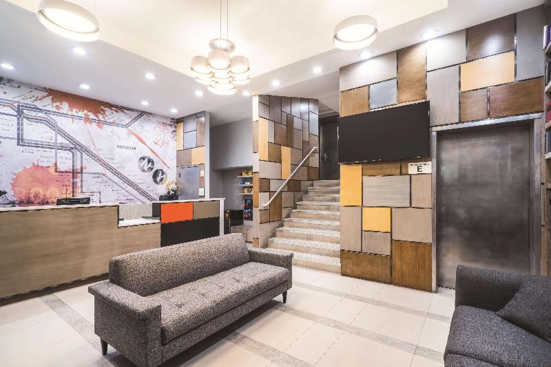 La Quinta Inn &Suites by Wyndham Brooklyn Downtown - Lobi